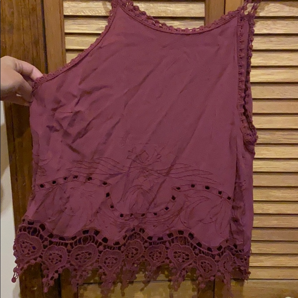 Woman’s Top - Picture 2 of 5